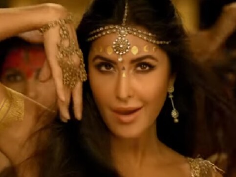 Watch: Thugs of Hindostan song Manzoor-e-Khuda features Katrina Kaif in an all gold avatar Watch: Thugs of Hindostan song Manzoor-e-Khuda features Katrina Kaif in an all gold avatar