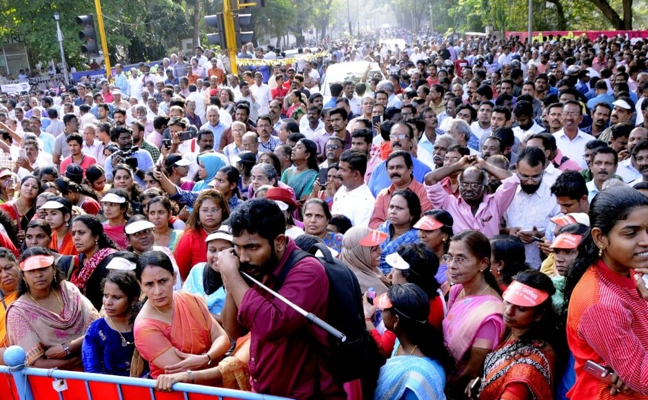 Representatives of Universal Record Forum (URF) which records amazing feats across the globe declared the human wall as the "longest women's wall in the world" with participation of over 35 lakh women, reported the <em>Press Trust of India</em>. Image courtesy Sasi Chandrika @ Thiruvananthapuram Representatives of Universal Record Forum (URF) which records amazing feats across the globe declared the human wall as the "longest women's wall in the world" with participation of over 35 lakh women, reported the <em>Press Trust of India</em>. Image courtesy Sasi Chandrika @ Thiruvananthapuram