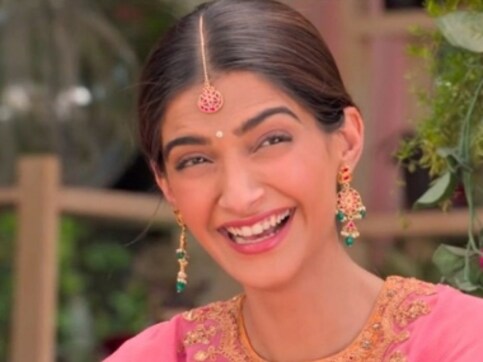 Watch: Ek Ladki Ko Dekha Toh Aisa Laga's Ishq Mitha is a quintessential wedding song Watch: Ek Ladki Ko Dekha Toh Aisa Laga's Ishq Mitha is a quintessential wedding song