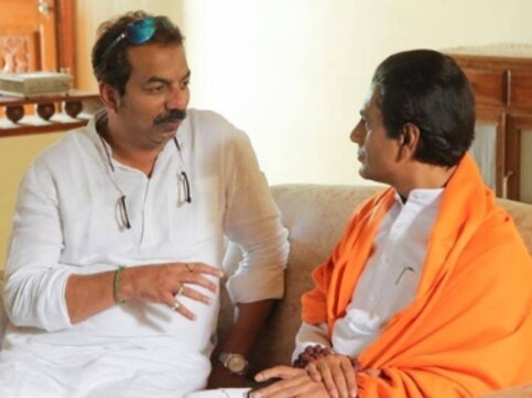 Thackeray director Abhijit Panse allegedly leaves Nawazuddin Siddiqui film's premiere over seating dispute Thackeray director Abhijit Panse allegedly leaves Nawazuddin Siddiqui film's premiere over seating dispute