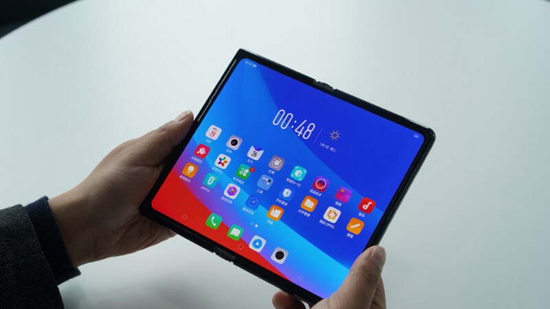Oppo foldable phone. Weibo.