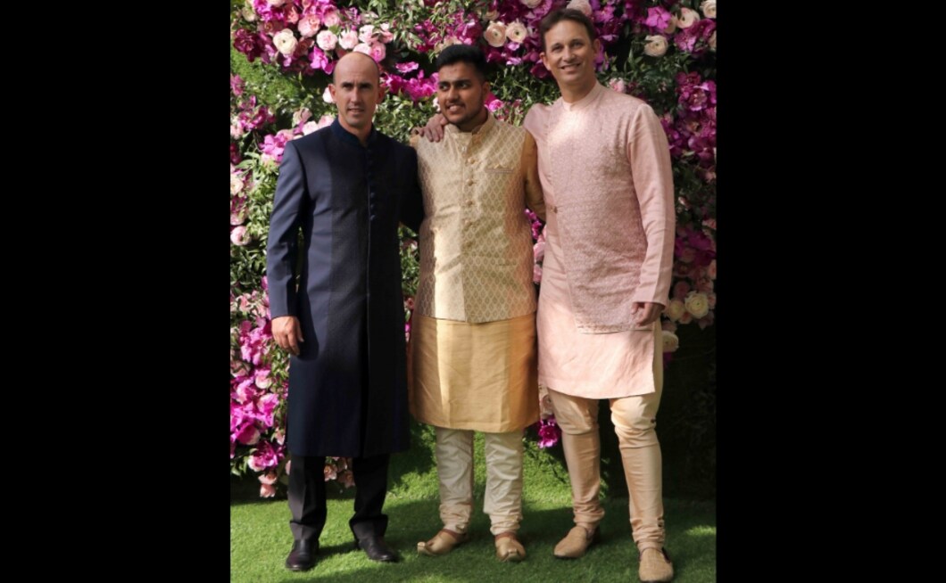 Shane Bond (far right) donned a pink kurta for the wedding ceremony. Photo: Sachin Gokhale Shane Bond (far right) donned a pink kurta for the wedding ceremony. Photo: Sachin Gokhale