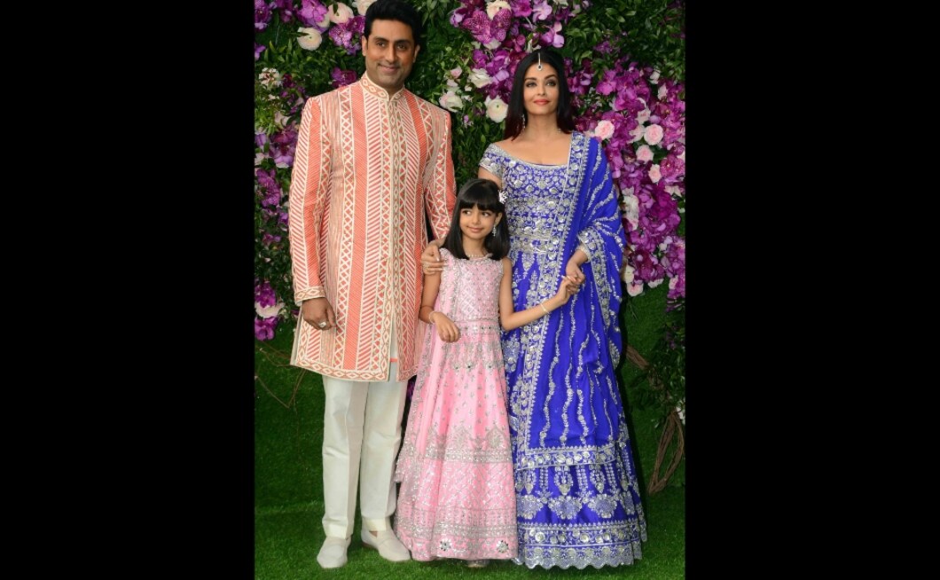 Aishwarya Rai Bachchan and Abhishek Bachchan painted a bright picture with their contrasting ensembles. Photo: Sachin Gokhale Aishwarya Rai Bachchan and Abhishek Bachchan painted a bright picture with their contrasting ensembles. Photo: Sachin Gokhale