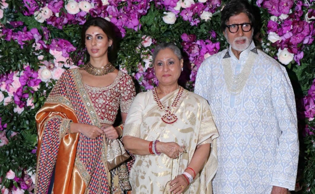 The Bachchan's looked royal in different shades of white. While Amitabh opted for a white kurta, Jaya wore an off-white saree for Akash and Shloka's wedding. Photo: Sachin Gokhale The Bachchan's looked royal in different shades of white. While Amitabh opted for a white kurta, Jaya wore an off-white saree for Akash and Shloka's wedding. Photo: Sachin Gokhale