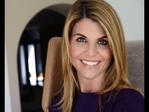 Lori Loughlin, husband Mossimo Giannulli plead not guilty in first response to college admissions scandal