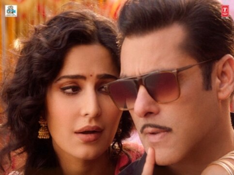 Bharat song Aithey Aa: Katrina Kaif, Salman Khan match steps in Vishal-Shekhar's peppy wedding number Bharat song Aithey Aa: Katrina Kaif, Salman Khan match steps in Vishal-Shekhar's peppy wedding number