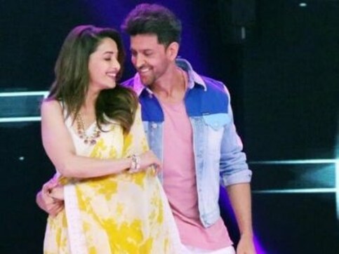Hrithik Roshan shakes a leg with Madhuri Dixit-Nene on Dance Deewane, says he 'still aspires to be her hero Hrithik Roshan shakes a leg with Madhuri Dixit-Nene on Dance Deewane, says he 'still aspires to be her hero