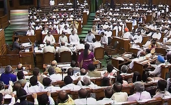Nirmala Sitharaman presents Union Budget 2019 in Parliament; FM met with President Ram Nath Kovind before her speech Nirmala Sitharaman presents Union Budget 2019 in Parliament; FM met with President Ram Nath Kovind before her speech