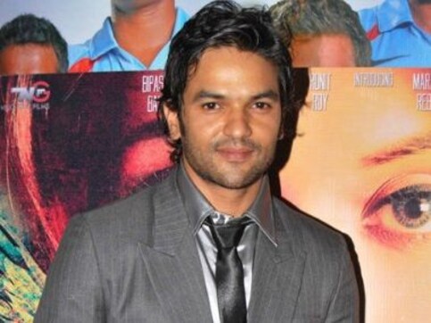 Sammohanam actor Amit Purohit passes away; Sudheer Babu, Aditi Rao Hydari, Sonu Sood tweet condolences Sammohanam actor Amit Purohit passes away; Sudheer Babu, Aditi Rao Hydari, Sonu Sood tweet condolences