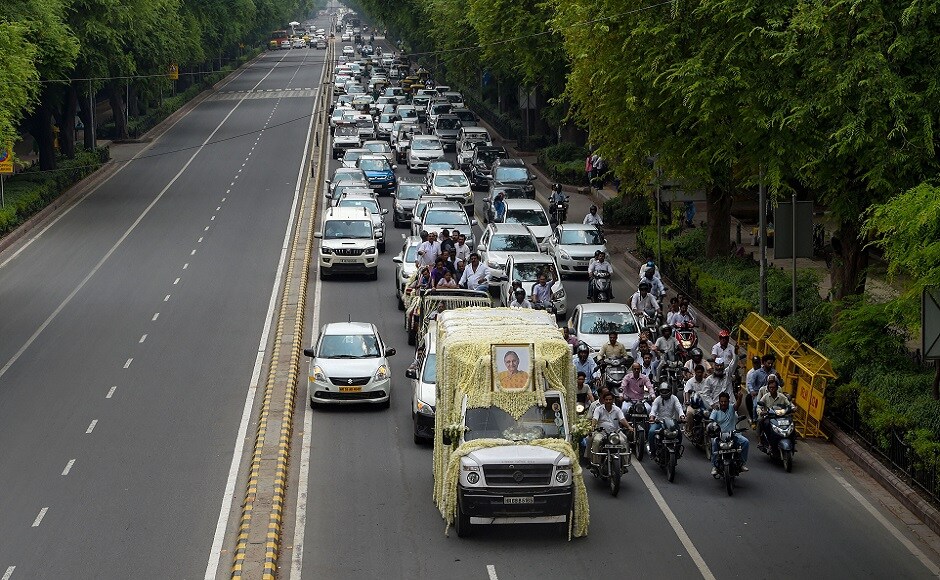 Dikshit's body was taken to the Congress headquarters where top party leaders, including Manmohan Singh, chief ministers Ashok Gehlot and Kamal Nath, paid their respects. PTI Dikshit's body was taken to the Congress headquarters where top party leaders, including Manmohan Singh, chief ministers Ashok Gehlot and Kamal Nath, paid their respects. PTI