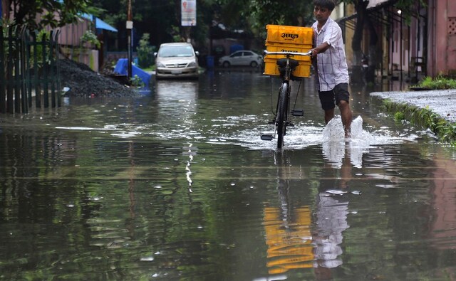 The BMC reported heavy rainfall in the city and suburbs. Earlier in the day, a part of a hill collapsed on eight to 10 vacated huts in the Valmiki Nagar Slum, opposite Himalaya Society, Asalpha. The huts had been vacated for safety concerns by the fire brigade. Police and ward staff are on the spot. So far, no injuries have been reported. AP. The BMC reported heavy rainfall in the city and suburbs. Earlier in the day, a part of a hill collapsed on eight to 10 vacated huts in the Valmiki Nagar Slum, opposite Himalaya Society, Asalpha. The huts had been vacated for safety concerns by the fire brigade. Police and ward staff are on the spot. So far, no injuries have been reported. AP.