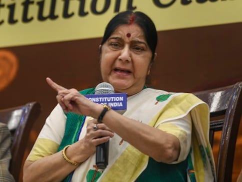 Mamata was a victim of political violence, surprised that killings are taking place in Bengal, says Sushma Swaraj Mamata was a victim of political violence, surprised that killings are taking place in Bengal, says Sushma Swaraj