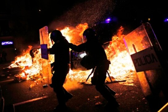 Catalan protests: Clash between protesters, police continues on third day as demonstrators seek to forge new European country Catalan protests: Clash between protesters, police continues on third day as demonstrators seek to forge new European country