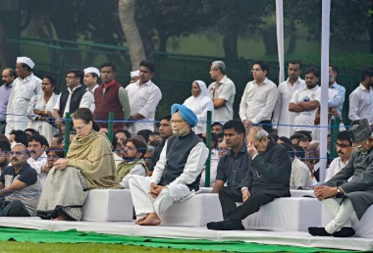 Indira Gandhi death anniversary: Sonia Gandhi, Rahul, Manmohan Singh, Narendra Modi and others pay tribute to former PM Indira Gandhi death anniversary: Sonia Gandhi, Rahul, Manmohan Singh, Narendra Modi and others pay tribute to former PM