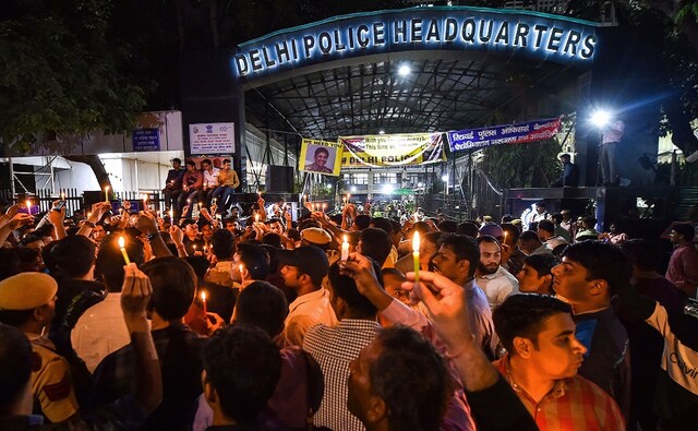 Holding up placards with slogans such as "We are human in police uniforms", "We are not punching bags" and "Protectors Need Protection", the policemen and policewomen urged their seniors to stand with them to save the honour of the uniform. Leaders of the protest movement urged their colleagues in other states to join them. PTI Holding up placards with slogans such as "We are human in police uniforms", "We are not punching bags" and "Protectors Need Protection", the policemen and policewomen urged their seniors to stand with them to save the honour of the uniform. Leaders of the protest movement urged their colleagues in other states to join them. PTI