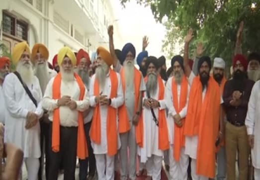 Sikh procession leaves for Pakistan's Nankana Sahib to celebrate 550th anniversary of Guru Nanak at Gurdwara Janam Asthan Sikh procession leaves for Pakistan's Nankana Sahib to celebrate 550th anniversary of Guru Nanak at Gurdwara Janam Asthan