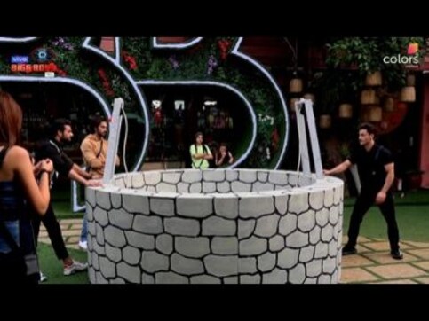 Bigg Boss 13 Day 63 highlights: Rashami Desai fractures finger during luxury budget task Bigg Boss 13 Day 63 highlights: Rashami Desai fractures finger during luxury budget task