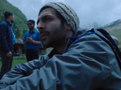 Love Aaj Kal new song Mehrama sees Kartik Aaryan, Sara Ali Khan grapple with heartbreak and loneliness Love Aaj Kal new song Mehrama sees Kartik Aaryan, Sara Ali Khan grapple with heartbreak and loneliness