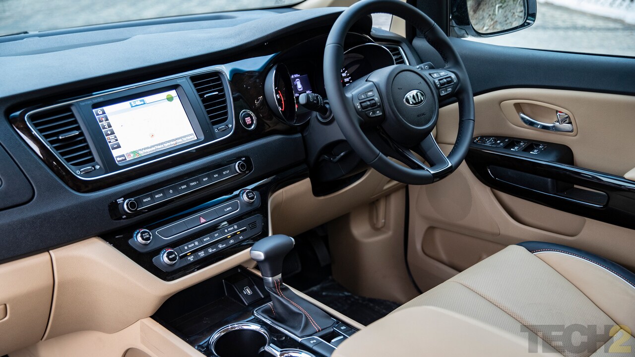 Kia-carnival--
