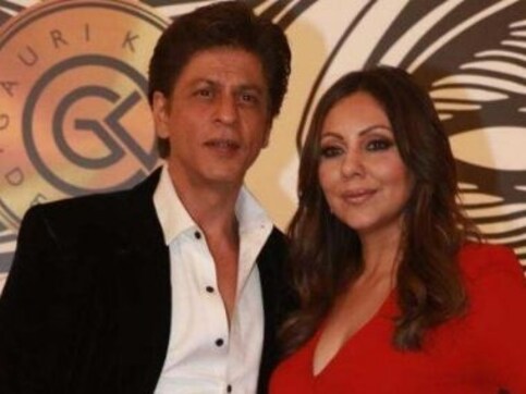 Coronavirus Outbreak: Shah Rukh Khan, Gauri offer their 4-storey office space as quarantine facility, BMC expresses gratitude Coronavirus Outbreak: Shah Rukh Khan, Gauri offer their 4-storey office space as quarantine facility, BMC expresses gratitude