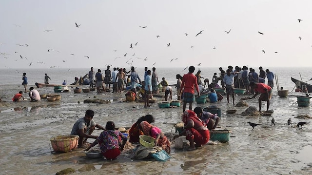 Bangladesh's Jaladash community of fisherfolk dwindles under onslaught of climate change, state apathy Bangladesh's Jaladash community of fisherfolk dwindles under onslaught of climate change, state apathy