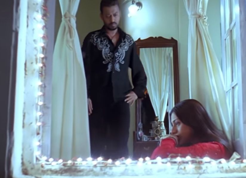 Irrfan in an embroidered kurta in Maqbool
