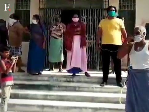 COVID 19 positive patients fight for water in Uttar Pradesh COVID 19 positive patients fight for water in Uttar Pradesh