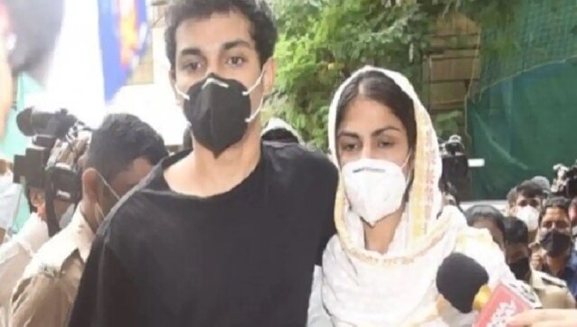 Rhea Chakraborty's brother Showik granted bail by NDPS court in drugs case three months after arrest Rhea Chakraborty's brother Showik granted bail by NDPS court in drugs case three months after arrest