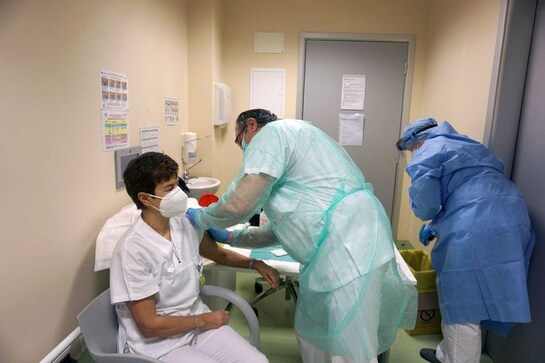 Italy to take legal action on COVID vaccine delays to get doses Italy to take legal action on COVID vaccine delays to get doses