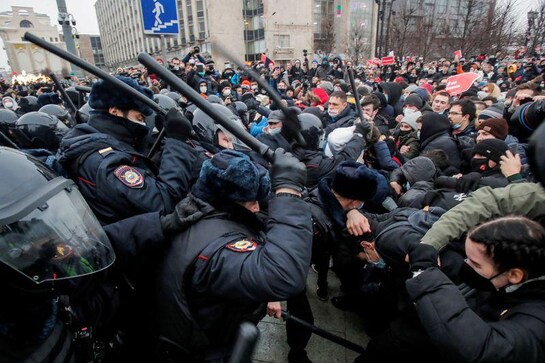 After mass arrests at protests, Moscow jail space in short supply After mass arrests at protests, Moscow jail space in short supply