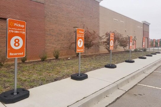 Why Walmart farms out same-day grocery deliveries to low-cost freelance drivers Why Walmart farms out same-day grocery deliveries to low-cost freelance drivers