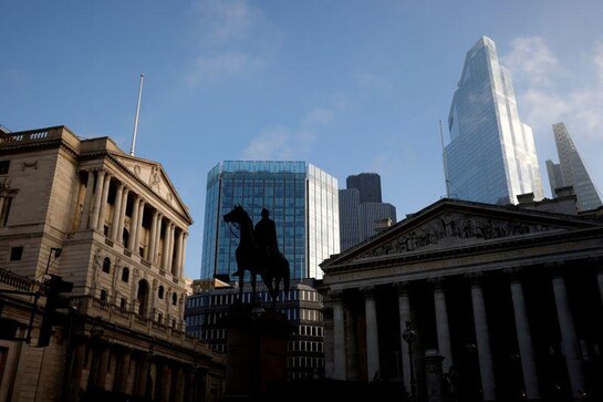 BoE says negative rates option needs more time, focuses on recovery BoE says negative rates option needs more time, focuses on recovery
