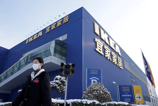 As China's coronavirus outbreak eases, a wary return to shops for consumers As China's coronavirus outbreak eases, a wary return to shops for consumers