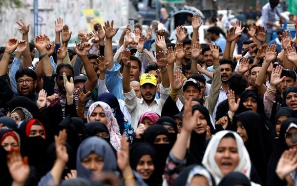 Minority Hazaras in Pakistan protest for third day after Quetta attack Minority Hazaras in Pakistan protest for third day after Quetta attack