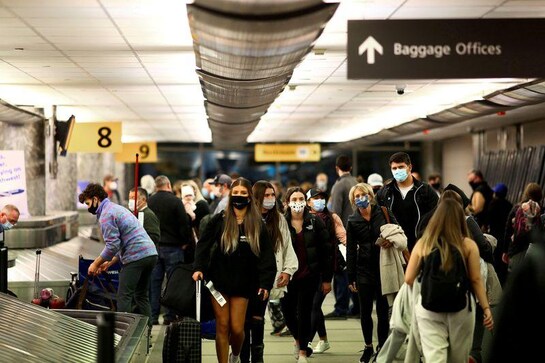 CDC discourages Americans from travel despite 'low risk' to vaccinated people