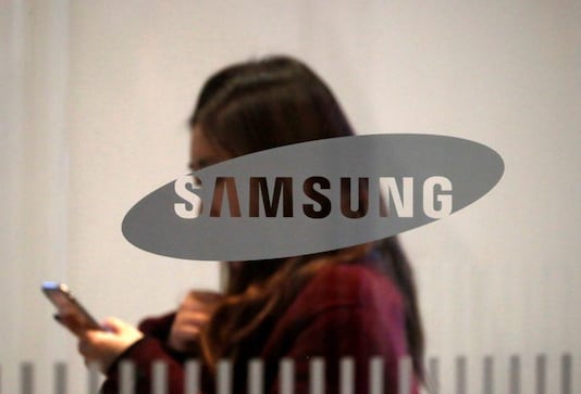 Samsung first quarter profit likely surged 45% on bumper smartphone, appliance sales Samsung first quarter profit likely surged 45% on bumper smartphone, appliance sales