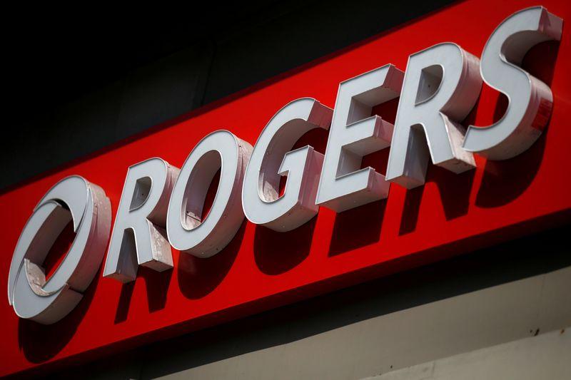 Thousands of Rogers wireless service users report outage
