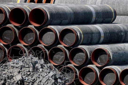 U.S. Senate panel advances bill to aid Ukraine, pressure Nord Stream 2