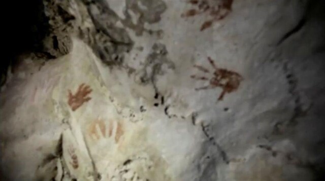 In Mexico, ancient Maya cave reveals mysterious painted hand prints In Mexico, ancient Maya cave reveals mysterious painted hand prints