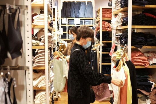 Big in China and tiny in the U.S., Fast Retailing seen weathering pandemic Big in China and tiny in the U.S., Fast Retailing seen weathering pandemic