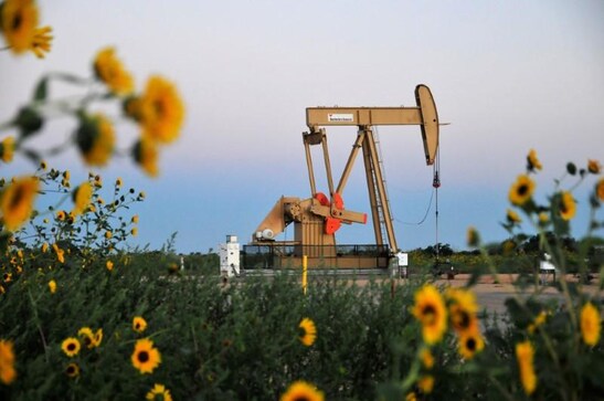 Oil falls 3% despite OPEC+ cuts as Gulf ends voluntary curbs Oil falls 3% despite OPEC+ cuts as Gulf ends voluntary curbs