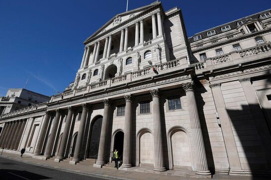 Bank of England to remove any portraits of former governors linked to slave trade Bank of England to remove any portraits of former governors linked to slave trade