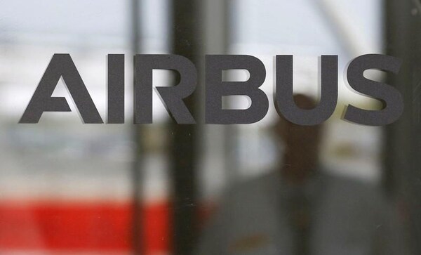 Farnborough rolls out stealth orders for commercial jets Farnborough rolls out stealth orders for commercial jets