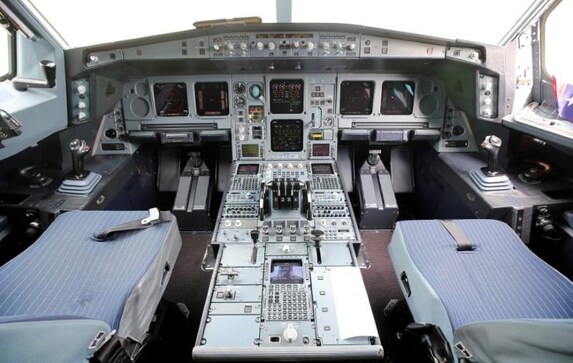 Two become one? Planemakers work on tech to cut pilot numbers Two become one? Planemakers work on tech to cut pilot numbers
