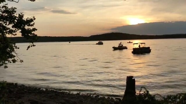 Coast Guard salvages Missouri boat after deadly sinking Coast Guard salvages Missouri boat after deadly sinking