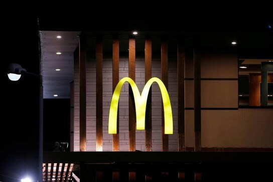 McDonald's U.S. same-store sales miss estimates, shares drop McDonald's U.S. same-store sales miss estimates, shares drop