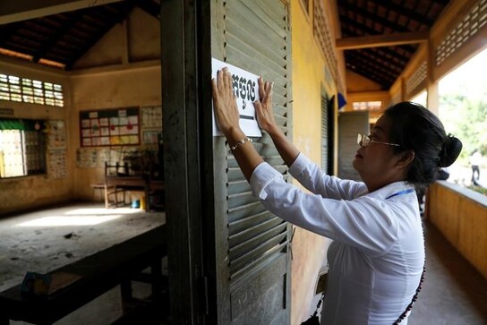 Cambodia sets up polling stations; government critics call for election boycott Cambodia sets up polling stations; government critics call for election boycott