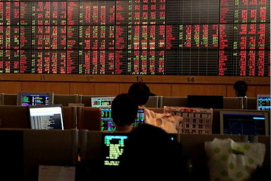 World shares end stellar quarter but still down in 2020