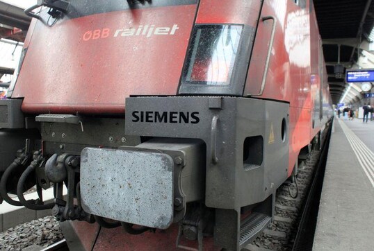 Siemens sees up to 20% drop in business in April-June quarter, CFO tells Boersenzeitung Siemens sees up to 20% drop in business in April-June quarter, CFO tells Boersenzeitung