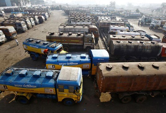 Indian refiners cut runs as fuel demand dips, margins fade Indian refiners cut runs as fuel demand dips, margins fade